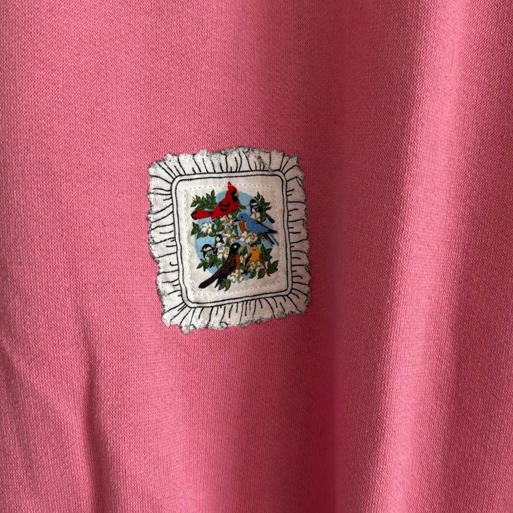 Vintage pink sweatshirt with cardinal patch - Picture 2 of 4